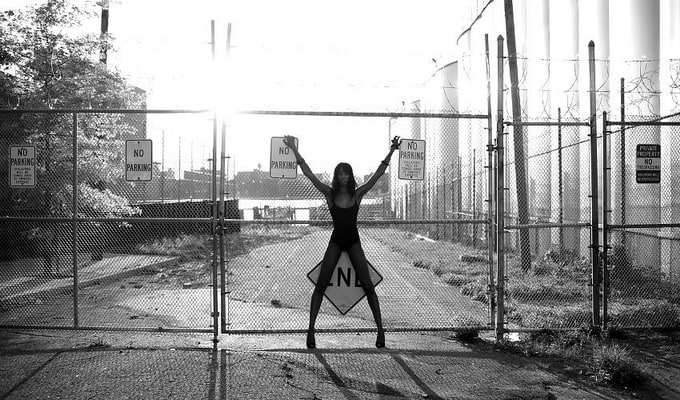 Динамичный кадр с улицы от итальянского мастера Альберто Буццанки