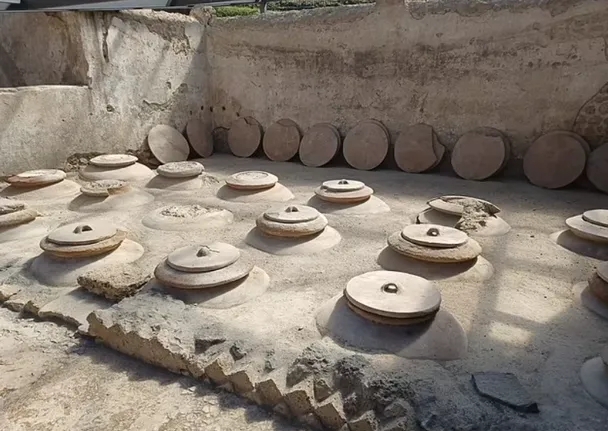 Древнее подземное хранилище вина недалеко от Каны Галилейской