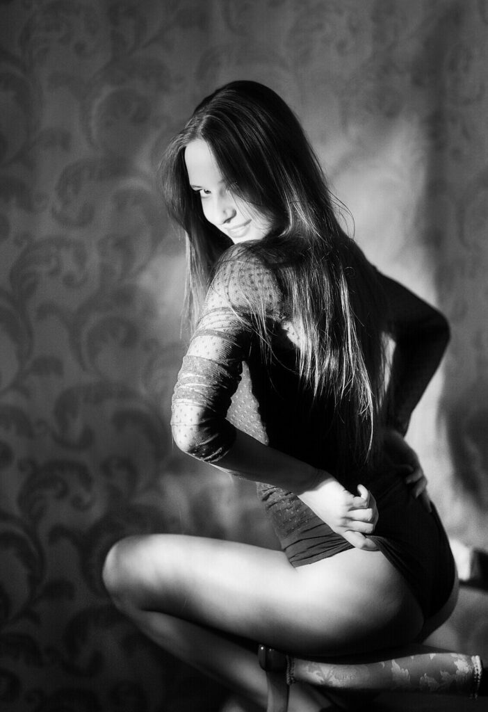 Черно-белый портрет Анны фотограф Шнейдер