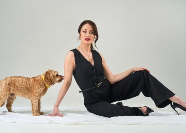 Собачьи фекалии превратили в стильные золотые украшения