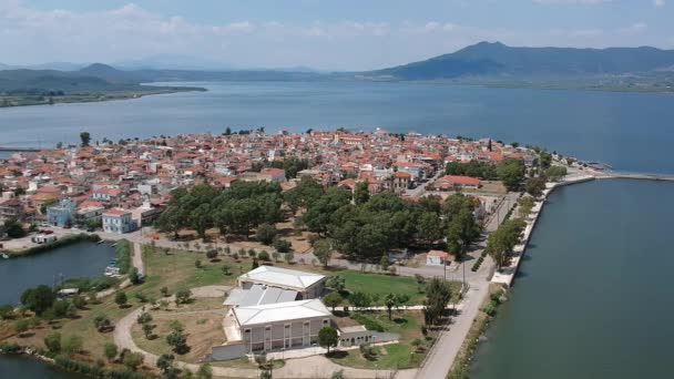 Вид сверху на греческий остров Айтолико в обычное время без паутины