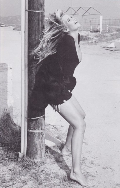 Супермодель Клаудиа Шиффер в съёмке Уэйна Мэйзера