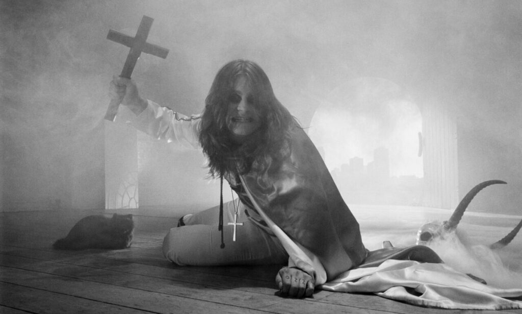 Иллюстрация творчества Оззи Осборна (Ozzy Osbourne) как элемента сатанинской паники