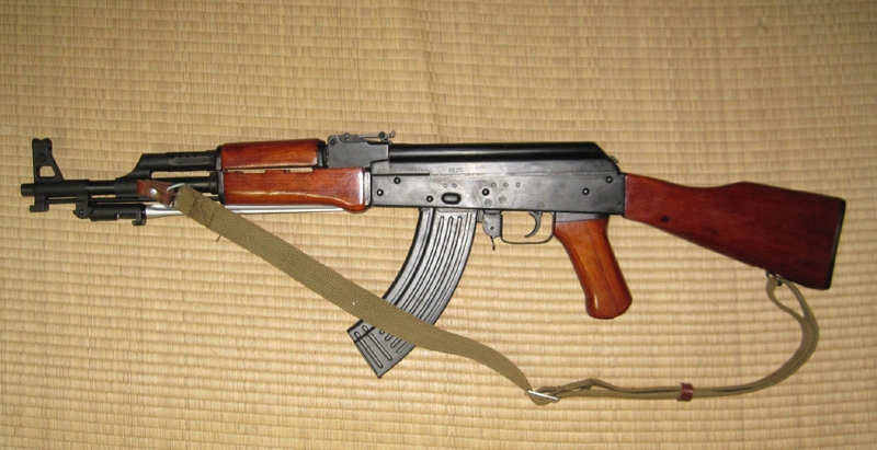 Автомат АК-74 — оружие, которое Геращенко похитил у первой жертвы на заводе Урал