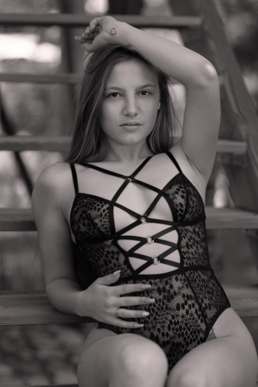 Лаконичный женский портрет от французско-итальянского фотографа Daniel Ferrari