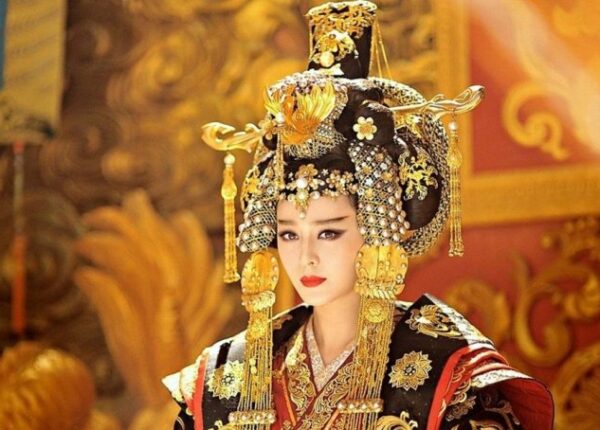 История У Цзэтянь — наложницы, ставшей единственной женщиной-императором Китая