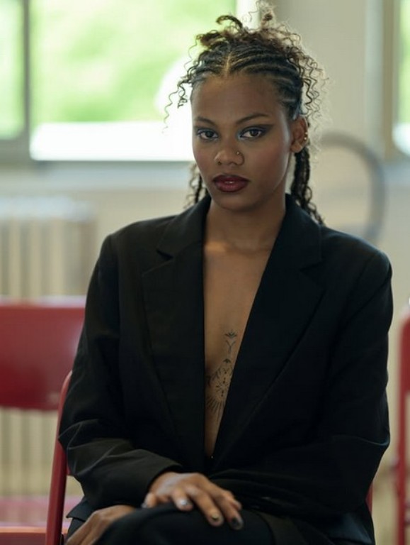 Девушка с кельтскими украшениями в художественном портрете Даниэля Феррари