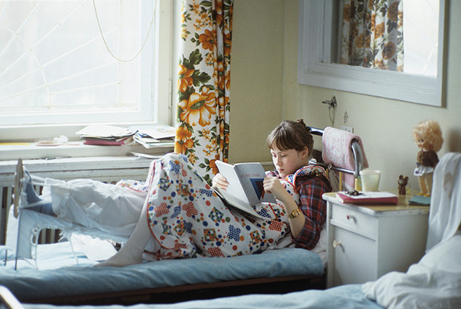 Елена Мухина лежит в больничной палате после очередной травмы