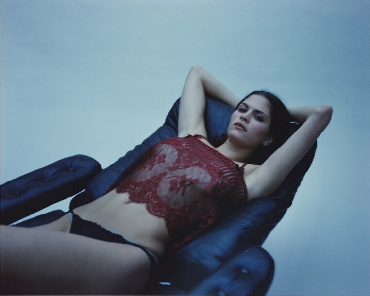 Уличная сцена с молодёжью: кухонный реализм Сорренти