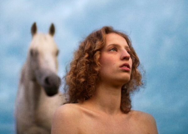 Действие, природа, нагота — три секрета фоторабот Райана Макгинли