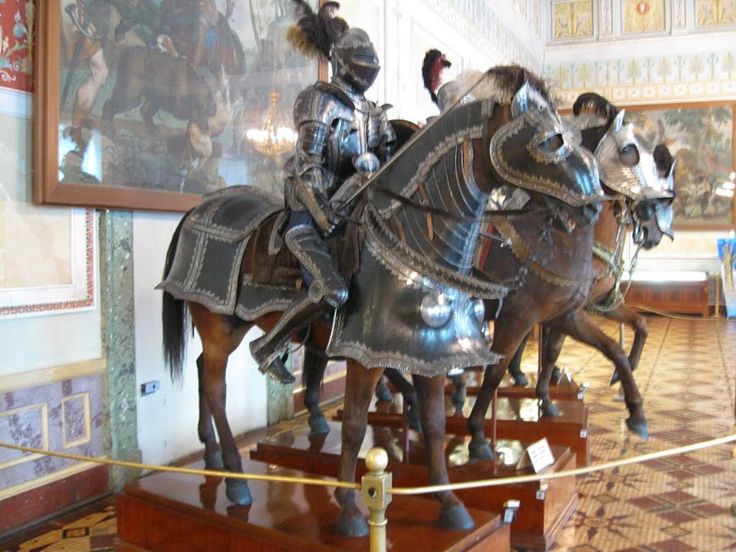 Фотография полного конского доспеха в музее