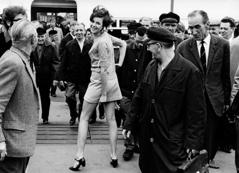 Фотограф Robert Lebeck с камерой Leica в объективе истории