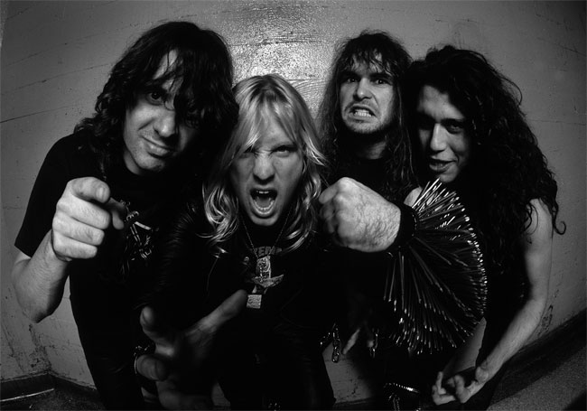 Slayer на концерте в динамичном снимке от Mark Weiss