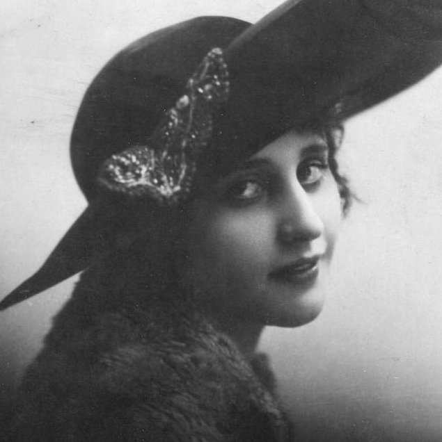 Вера Холодная в начале XX века