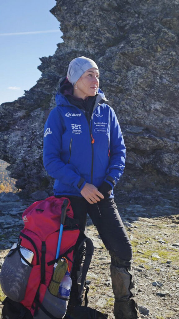 Сын сопровождает Оксану Лыткину на одном из этапов Большой Уральской тропы