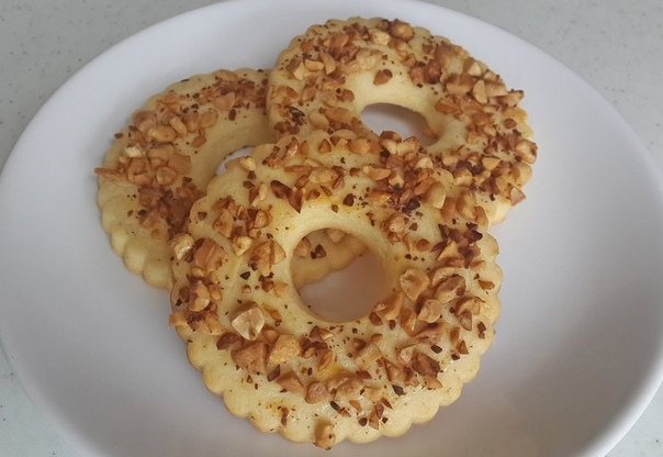 Кольцо с орехами: хит школьных буфетов