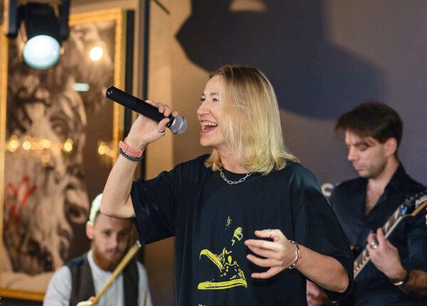 Школа вокала для взрослых: от дыхания до сцены за 4 месяца