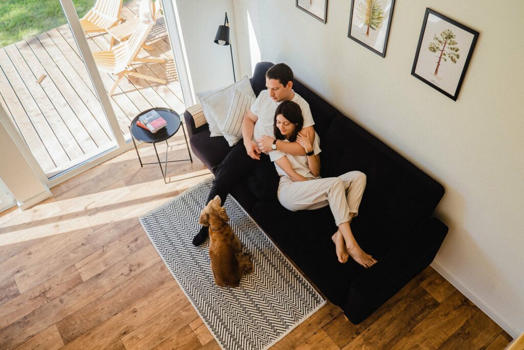 Хюгге-атмосфера: свечи и уют в скандинавском доме зимой