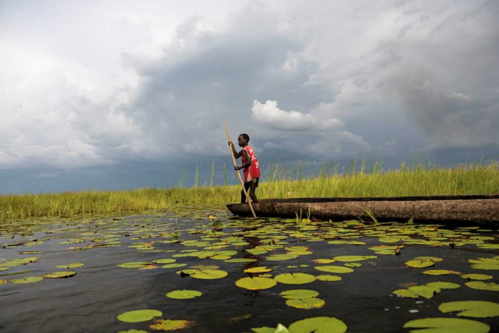 Чуоль в болотах Южного Судана после нападения на деревню в объективе Lynsey Addario, сентябрь 2015