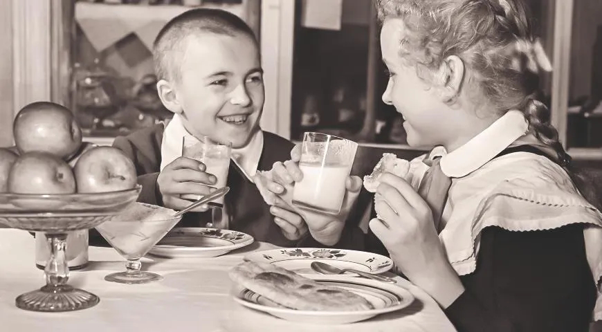 Молоко с пенкой: ежедневный ритуал в начальных классах