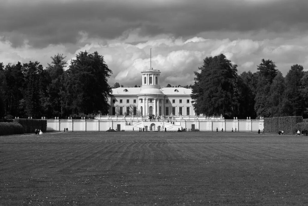 Усадьба Архангельское в СССР как место элитных вечеринок