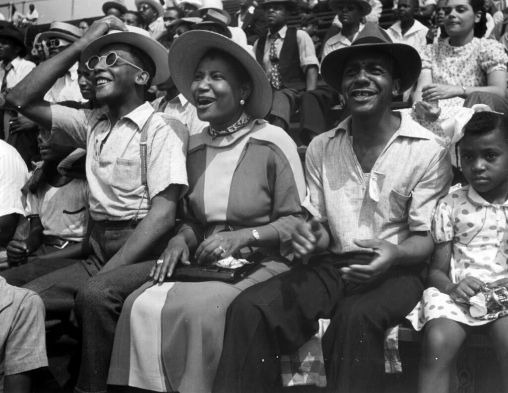 Зрители бейсбольного матча в США, 1947 год