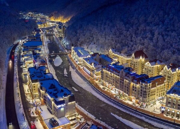 Мини-гид по горнолыжному Сочи сезона 25/26: курорты и их кэшбеки