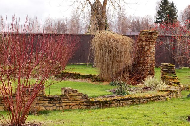 Современный фолли в ландшафтном дизайне сада