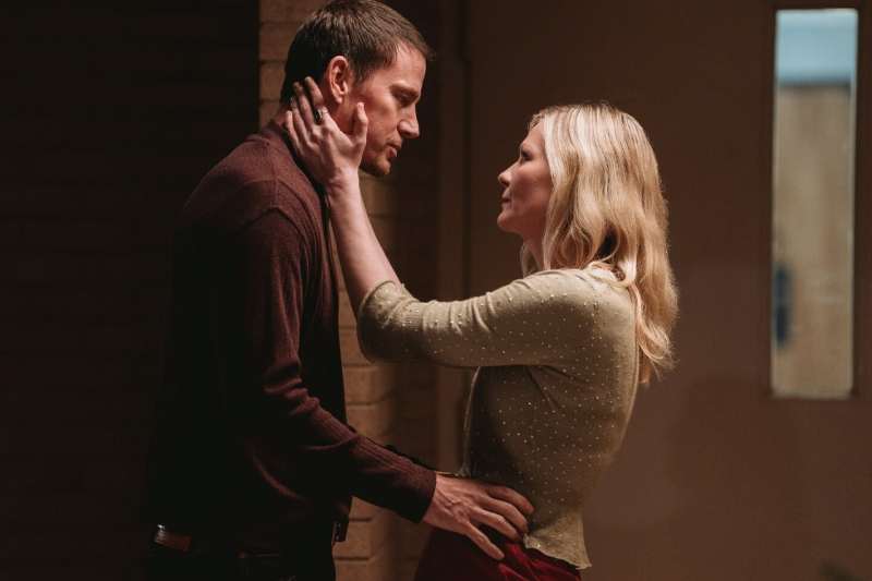 Кадр из фильма «Грабитель с крыши» (Roofman)