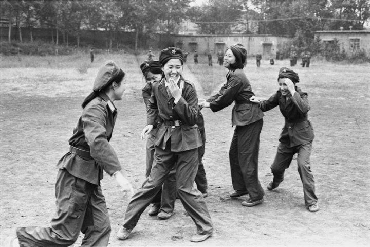 Однокурсницы на военной подготовке, Чжао Ган (Zhao Gang), 1994