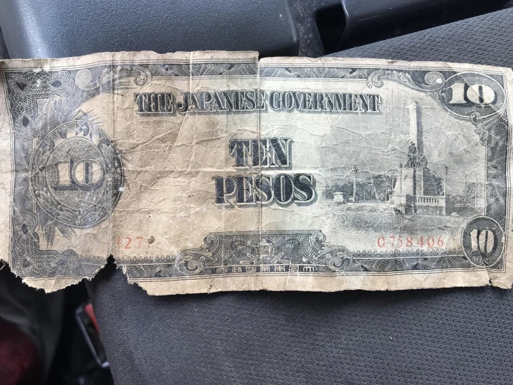 Японская оккупационная банкнота 10 песо Филиппины 1943-1945 военные деньги