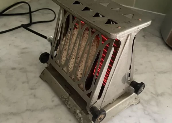 Это не барахло — это музей! 30 вещей, которые расскажут больше, чем учебник истории