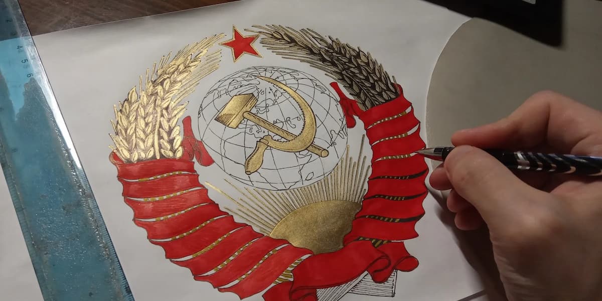 Серп вверх ногами и пропавший остров: что было не так с главным символом СССР