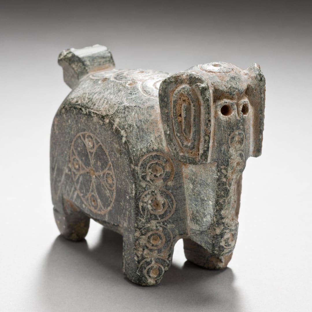Миниатюрный каменный слон из Нишапура, Иран, X век