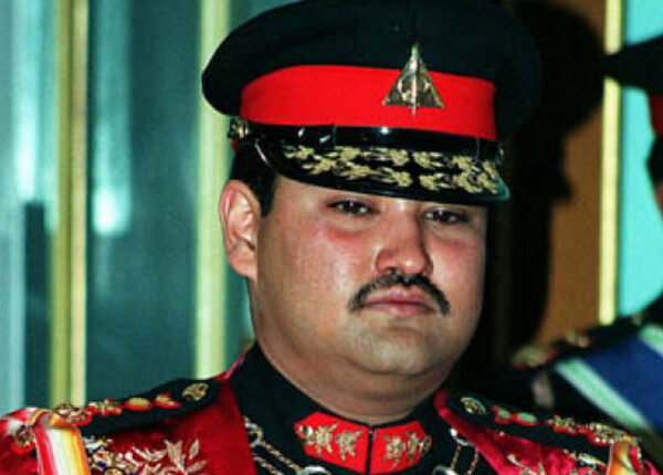 Почему непальский принц Дипендра убил всю свою семью