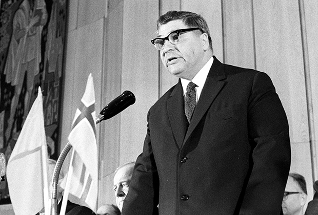 Министр рыбного хозяйства СССР Александр Ишков портрет