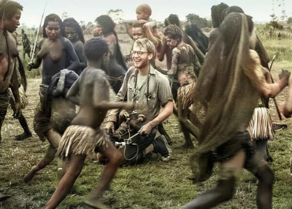 Тайна исчезновения Майкла Рокфеллера, отправившегося к племени каннибалов