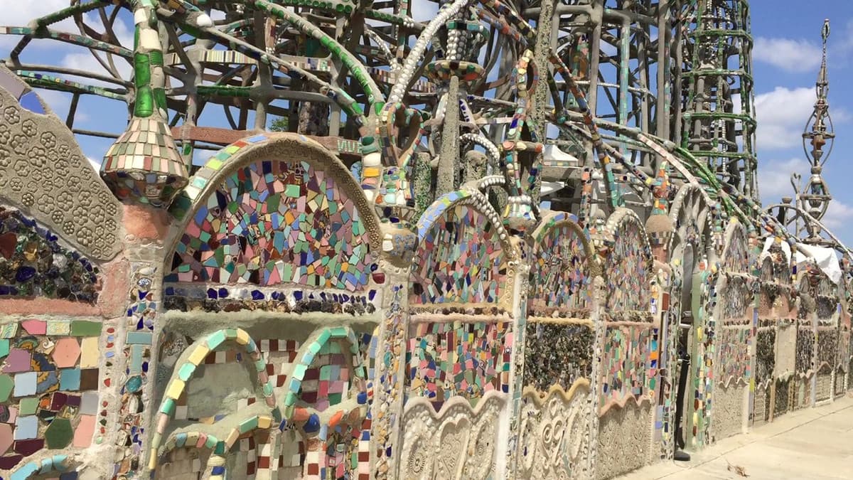 Башни Уоттса - вид вблизи