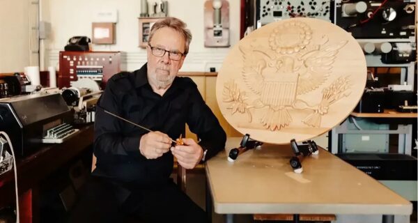 «Штука» в гербе: как подарок советских пионеров семь лет прослушивал посольство США