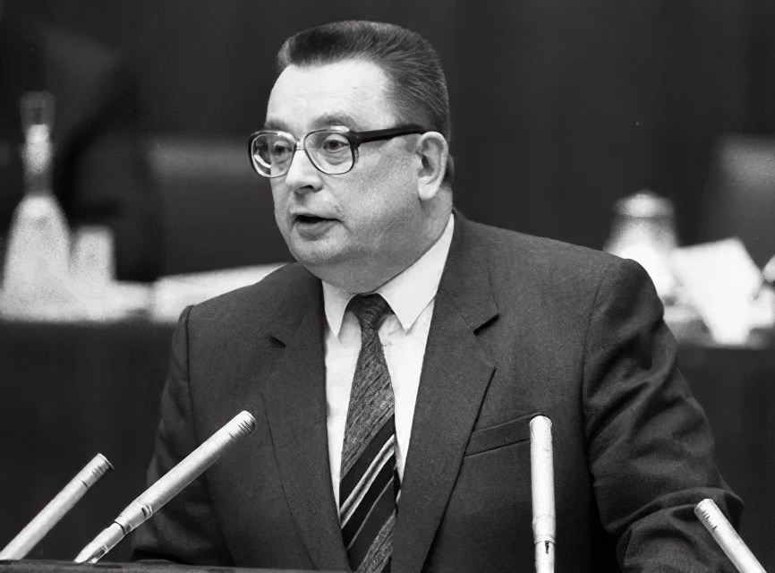 Портрет премьер-министра Валентина Павлова (Valentin Pavlov)