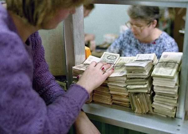 Павловская реформа: как в январе 1991 года в СССР отменили банкноты номиналом 50 и 100 рублей