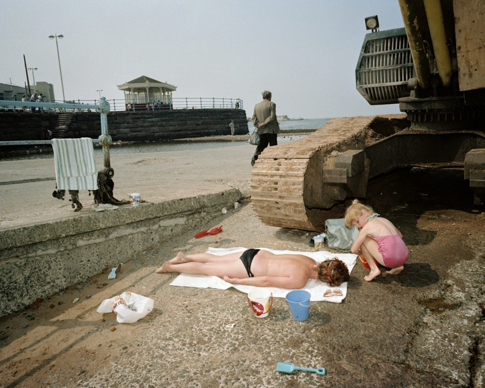 Gb. england. new brighton. sunbathing. 1985.
