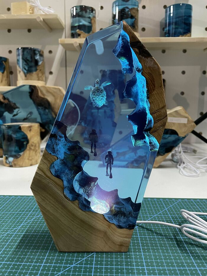 Ночник из дерева и эпоксидной смолы