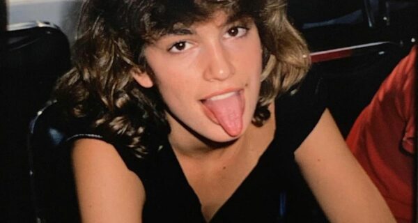 Сможете угадать хотя бы 10 из 22? Звезды, которых не узнать на детских фото