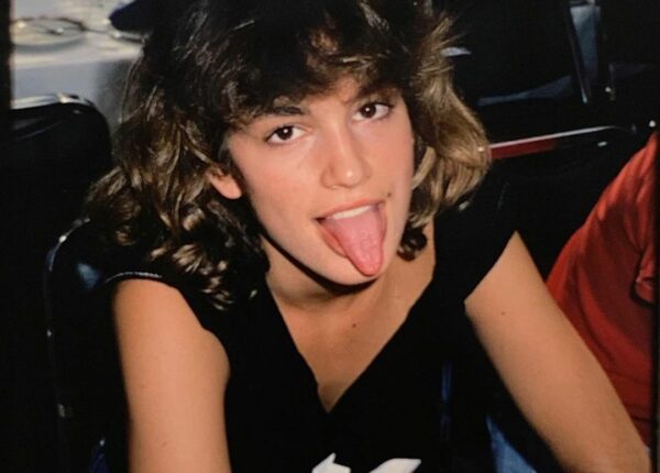 Сможете угадать хотя бы 10 из 22? Звезды, которых не узнать на детских фото