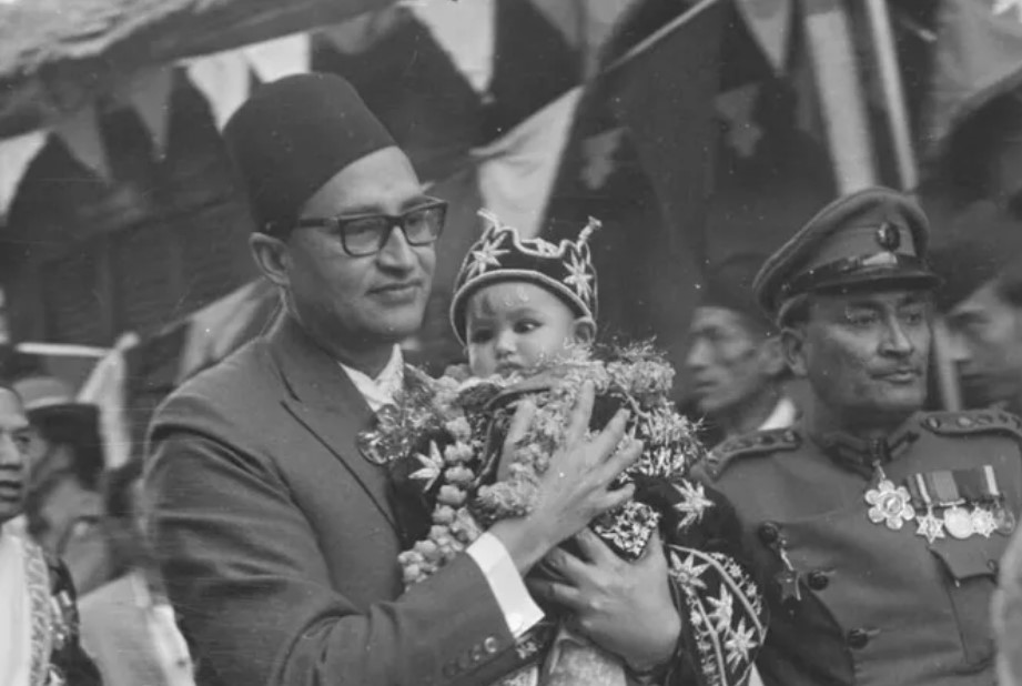 Детское фото принца Дипендры