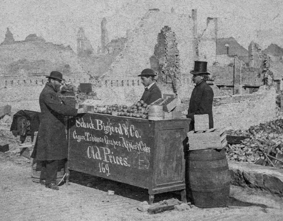 Торговля среди руин разрушенного Чикаго