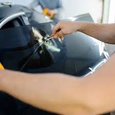 Тонировка стёкол автомобиля в 2025 году: нормы, виды плёнки и как выбрать правильно