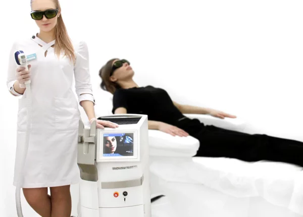 Мифы о лазерной эпиляции – от «влияет на гормоны» до «провоцирует рак»: что говорит наука