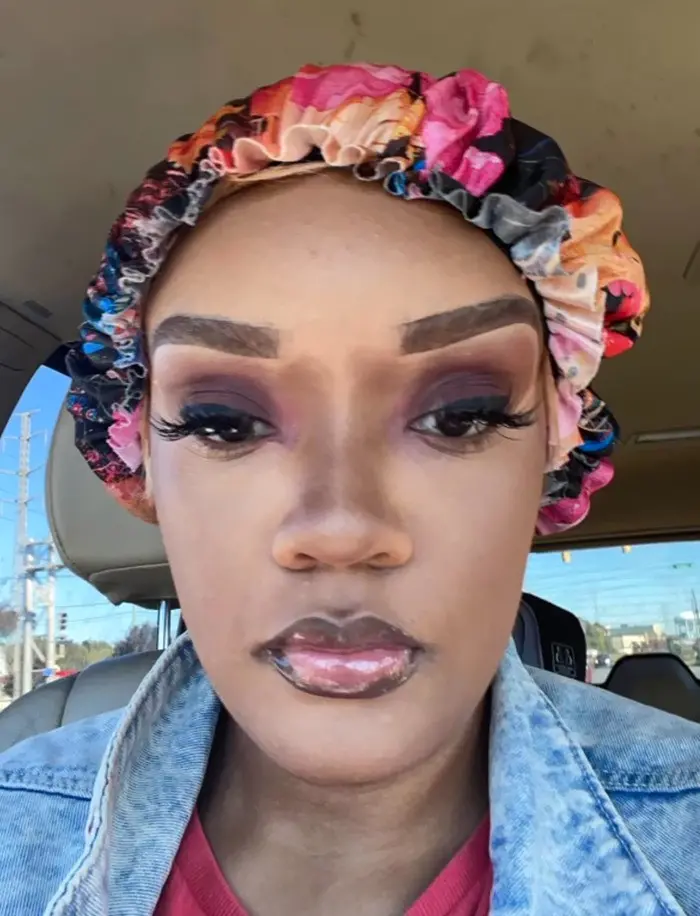 Фото еще одного примера супер-неудачного макияжа